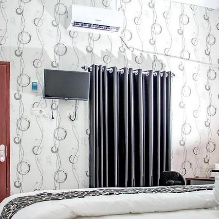 Samar Wulu Guest House Syariah RedPartner Ketapang  Bagian luar foto