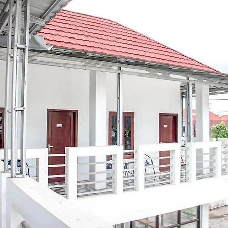 Samar Wulu Guest House Syariah RedPartner Ketapang  Bagian luar foto