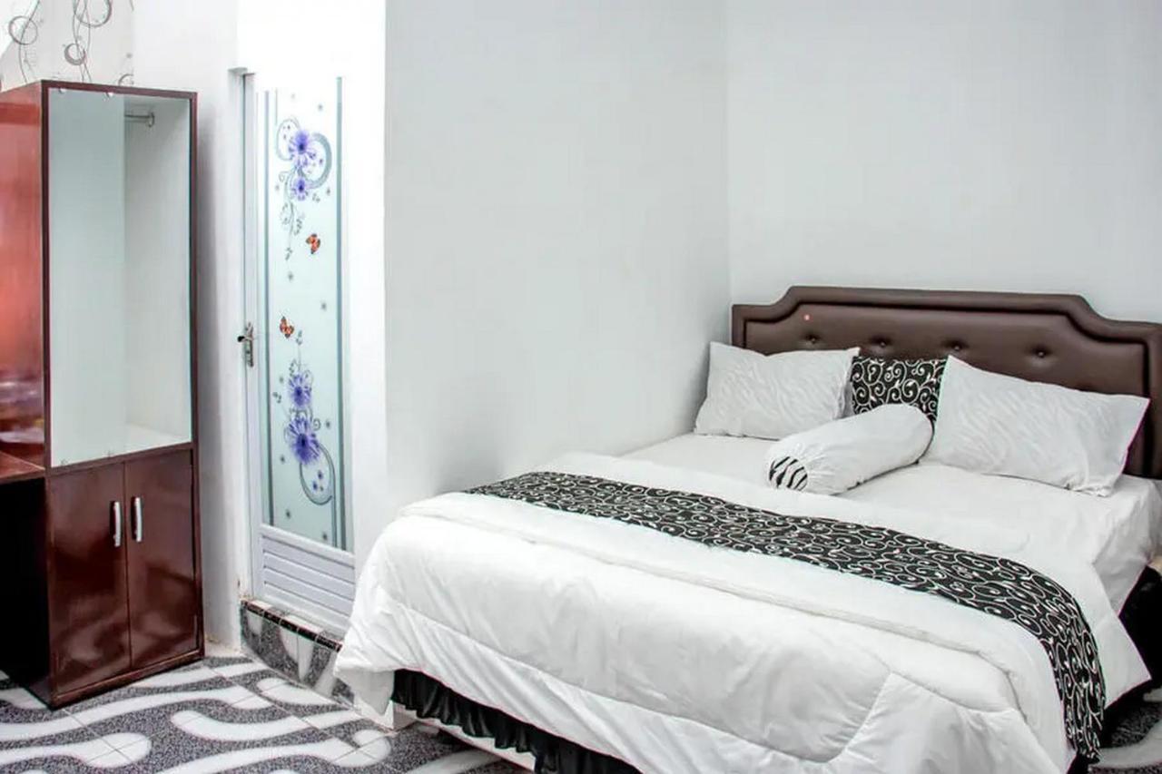 Samar Wulu Guest House Syariah RedPartner Ketapang  Bagian luar foto