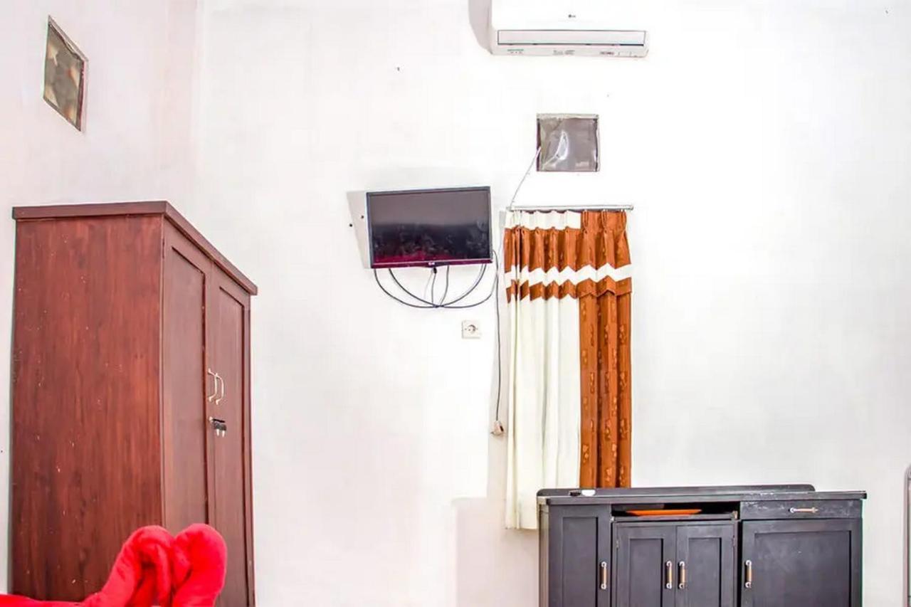 Samar Wulu Guest House Syariah RedPartner Ketapang  Bagian luar foto