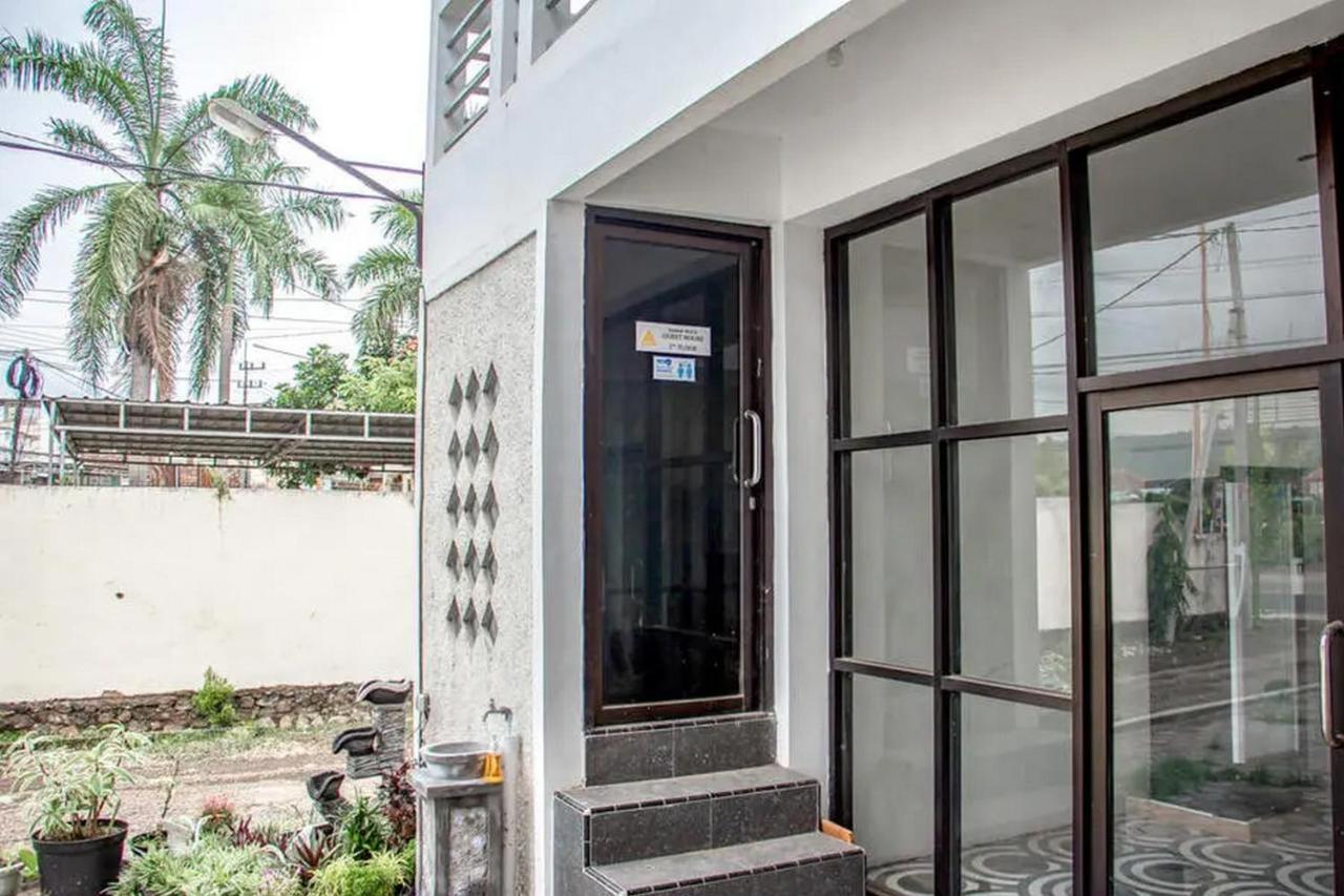 Samar Wulu Guest House Syariah RedPartner Ketapang  Bagian luar foto